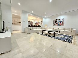 Stylish Luxe House with Garden Marsa