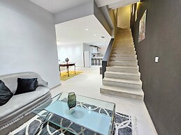 Stylish Luxe House with Garden Marsa