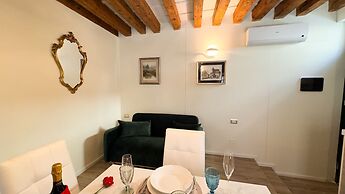 Graceful Venice Barnaba Suite