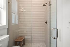 Serenity Shore 305 SOU