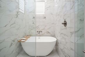 Serenity Shore 305 SOU