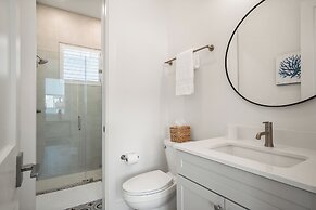 Serenity Shore 305 SOU