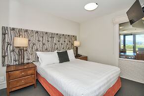 THE BEACON - TOWN CENTER APARTMENT 622