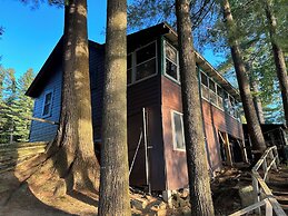 Paddler's Rest Lakeside Cabins and Hotel