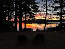 Paddler's Rest Lakeside Cabins and Hotel