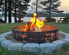 Paddler's Rest Lakeside Cabins and Hotel