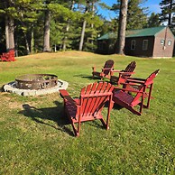 Paddler's Rest Lakeside Cabins and Hotel