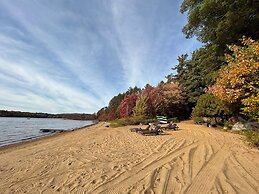 Paddler's Rest Lakeside Cabins and Hotel