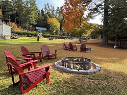 Paddler's Rest Lakeside Cabins and Hotel