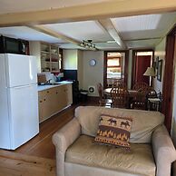 Paddler's Rest Lakeside Cabins and Hotel