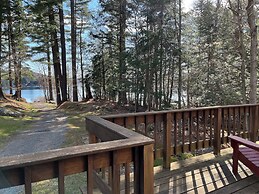 Paddler's Rest Lakeside Cabins and Hotel