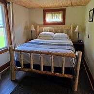 Paddler's Rest Lakeside Cabins and Hotel