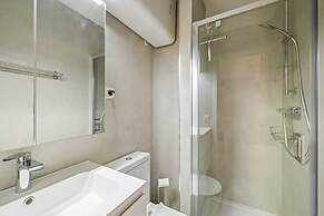 Appealing Apartment With Sea-view