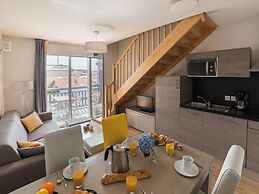 Spacious Duplex Apartment Close to the Ocean