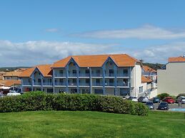 Spacious Duplex Apartment Close to the Ocean