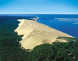 Spacious Duplex Apartment Close to the Ocean