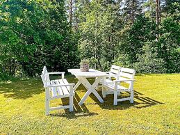 5 Person Holiday Home in 38472