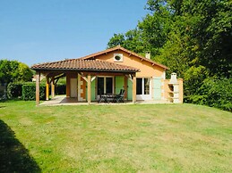 Nice Holiday Home With Shared Pool