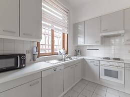 Stylish Apartment With Balcony/terrace