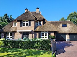 B&B Villa in Overloon With Garden