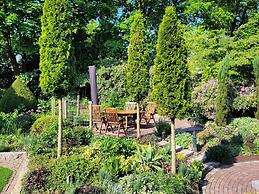 B&B Villa in Overloon With Garden