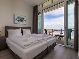 Luxury Apartment With Water Views