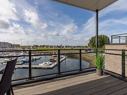 Luxury Apartment With Water Views