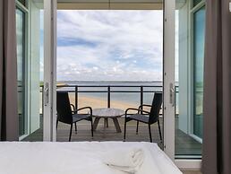 Luxury Apartment With Water Views