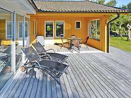 9 Person Holiday Home in Skummeslovsstrand