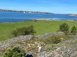 2 Person Holiday Home in Kalvsund