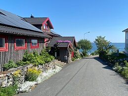 2 Person Holiday Home in Kalvsund