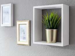 Modern Apartment With 2 Living Rooms