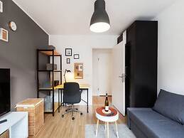 Modern Apartment With 2 Living Rooms