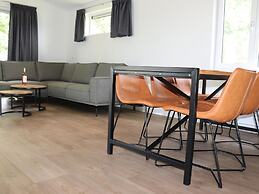 Spacious Chalet in a Rural Location Near Giethoorn