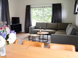Spacious Chalet in a Rural Location Near Giethoorn