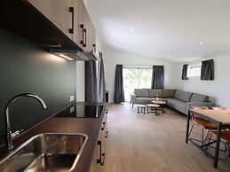 Spacious Chalet in a Rural Location Near Giethoorn