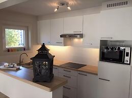 Well-kept Apartment Near the Beach