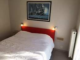 Well-kept Apartment Near the Beach