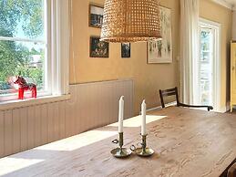 Attractive Apartment With Terrace-by Traum
