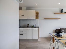 Modern Condo near the Beach - NV5