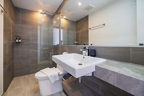 Modern Condo near the Beach - NV5