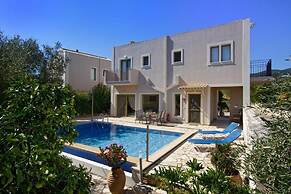 Villa Pinelopi With 2 Bedrooms and 3 Bathrooms