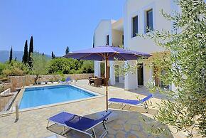 Villa Irineos With 2 Bedrooms and 3 Bathrooms