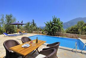 Villa Irineos With 2 Bedrooms and 3 Bathrooms