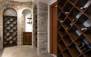 Villa Noulia With 4 Bedrooms and 2 Bathrooms