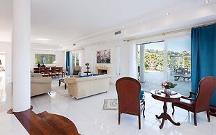 Villa Noulia With 4 Bedrooms and 2 Bathrooms