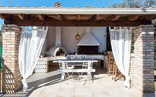 Villa Noulia With 4 Bedrooms and 2 Bathrooms