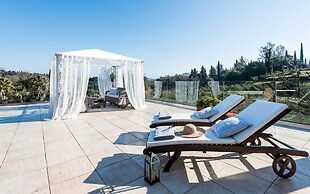 Villa Noulia With 4 Bedrooms and 2 Bathrooms