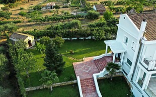 Villa Noulia With 4 Bedrooms and 2 Bathrooms