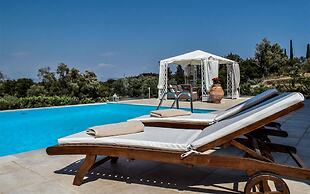 Villa Noulia With 4 Bedrooms and 2 Bathrooms